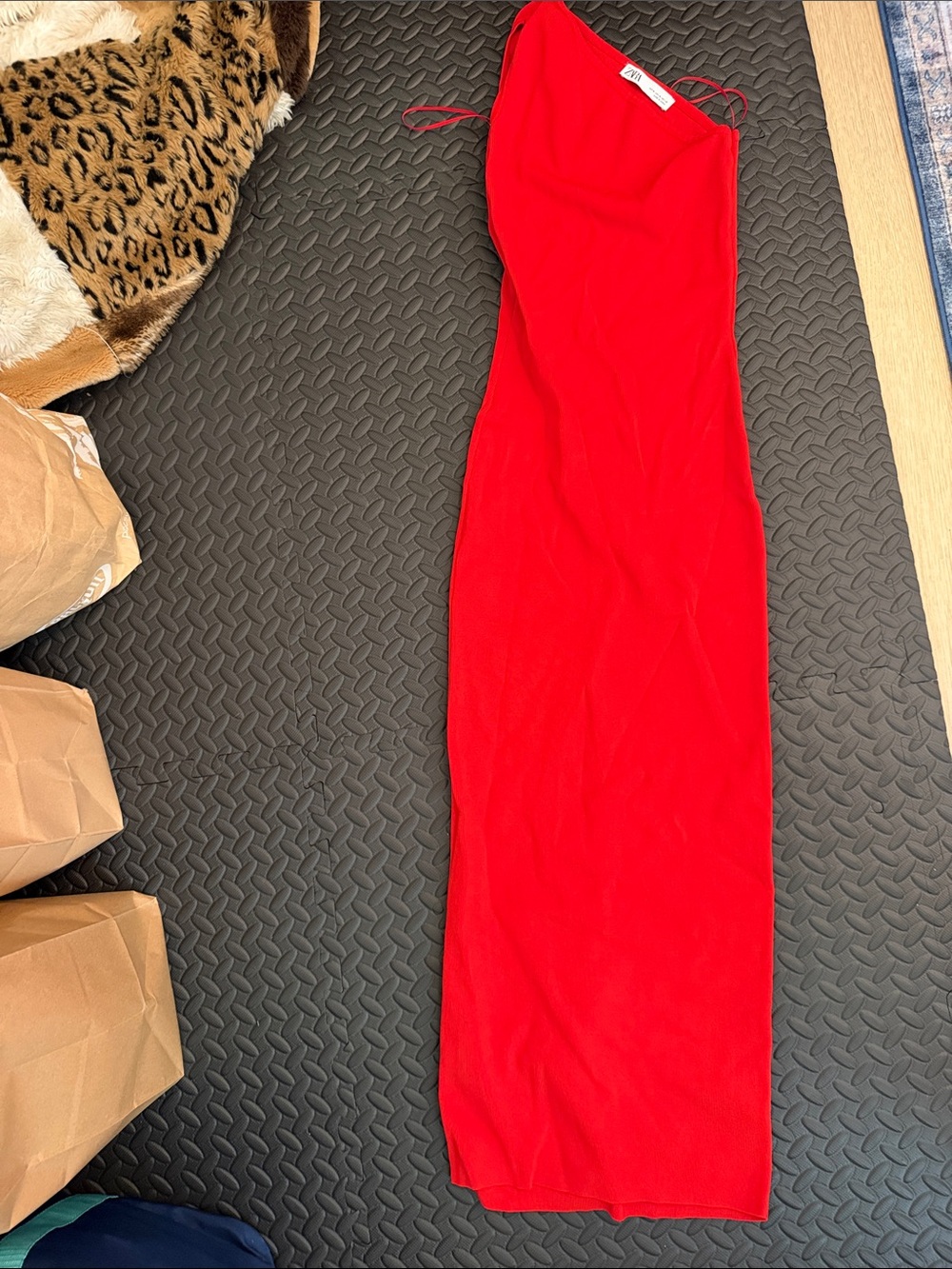 Zara Red body con Maxi Dress one shoulder